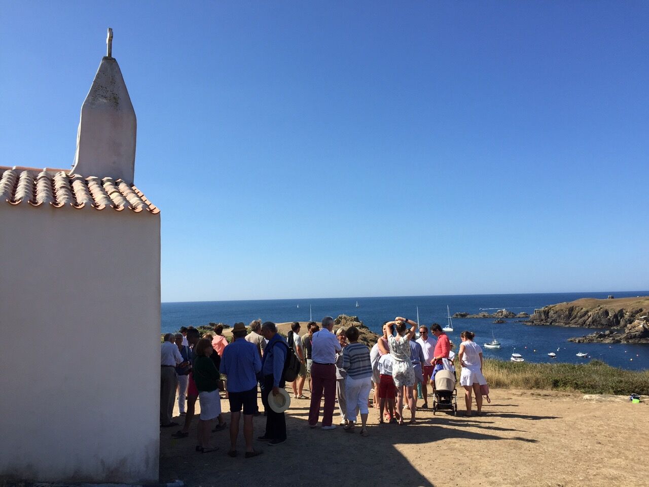 Sortie de la chapelle